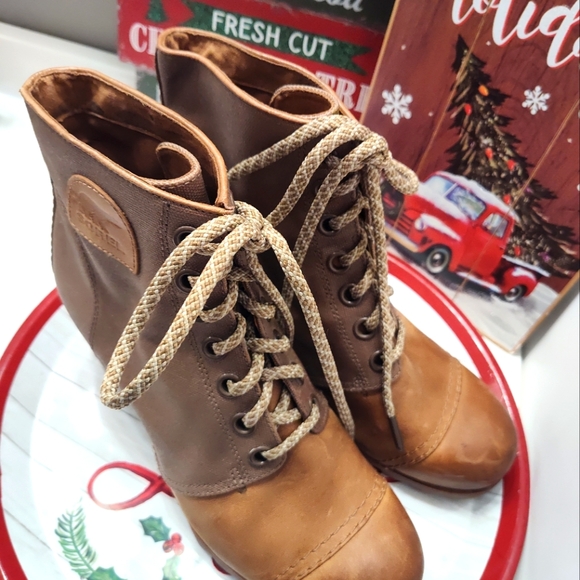 💕EUC Sorel Brand Premium Moto PDX Leather Lace Up Wedge Ankle Boots, Came, 10 - Picture 15 of 16
